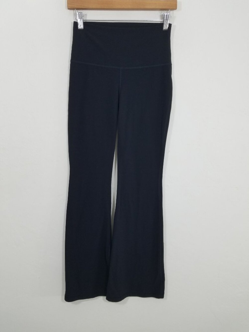 TNA Action Flare Yoga Pants Athletic Black Size M